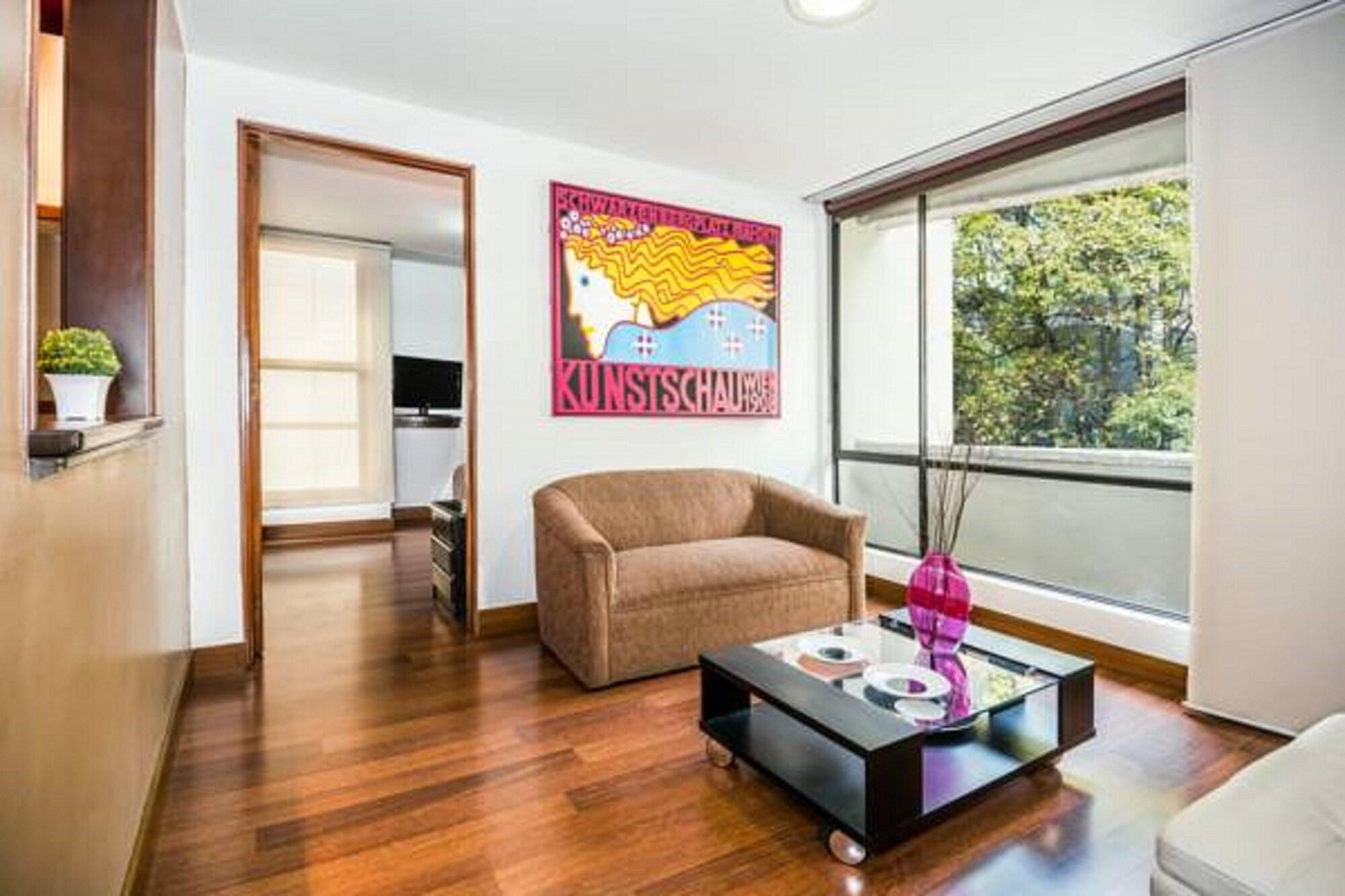 Lloyds Apartasuites Parque 93 Appart hôtel