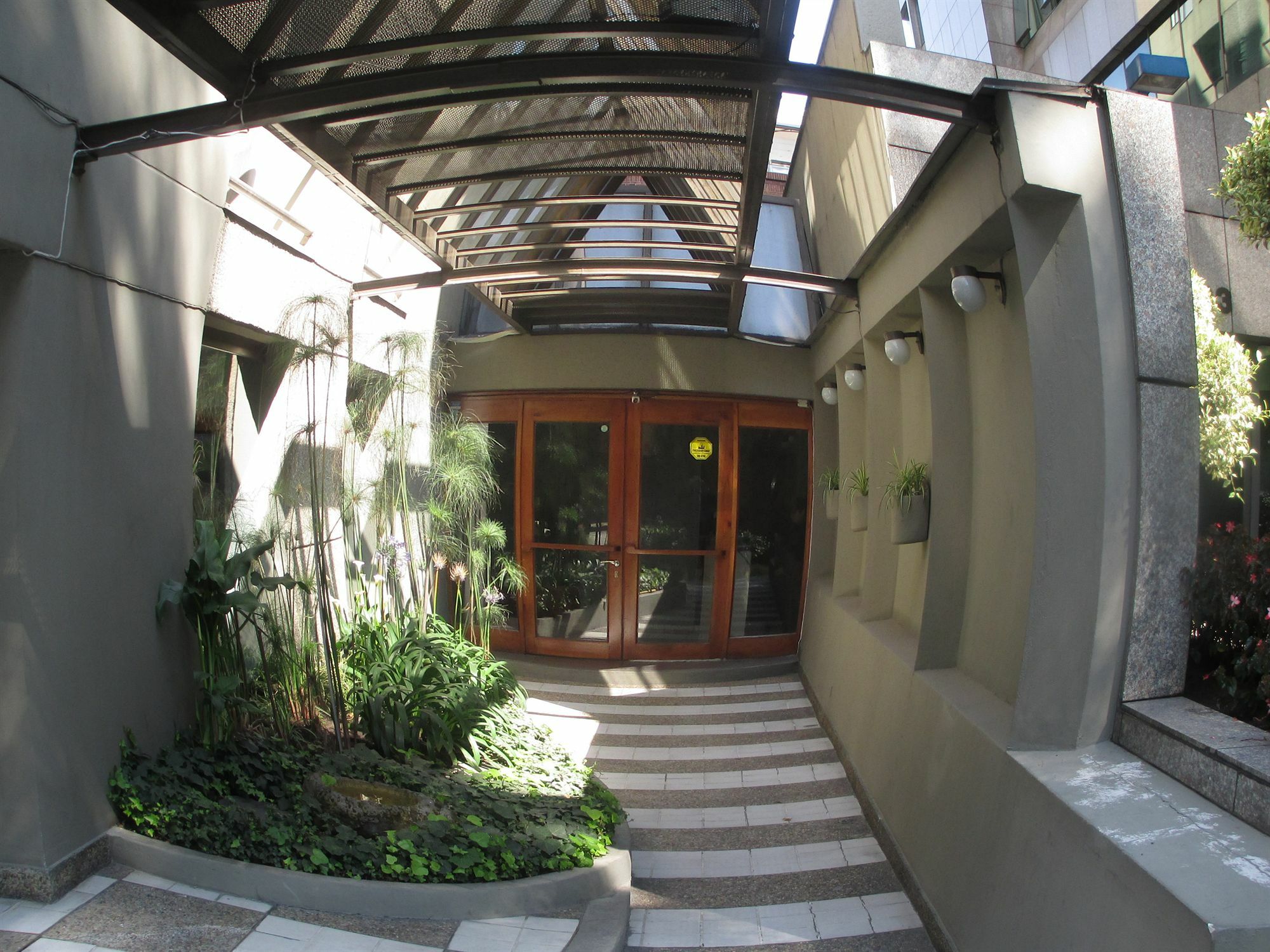 Appart hôtel Lloyds Apartasuites Parque 93