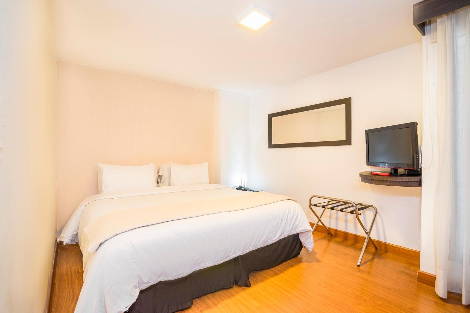 Lloyds Apartasuites Parque 93 Appart hôtel 4*