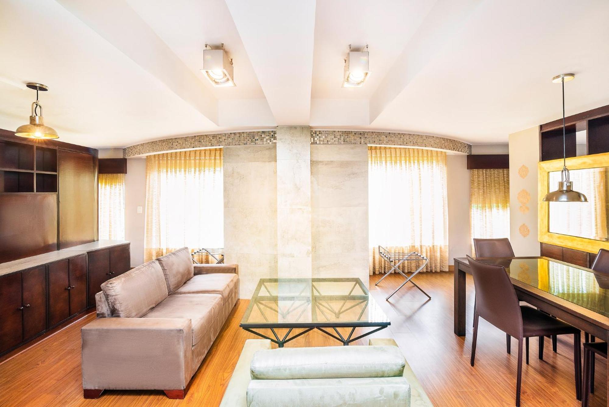 Appart hôtel Lloyds Apartasuites Parque 93