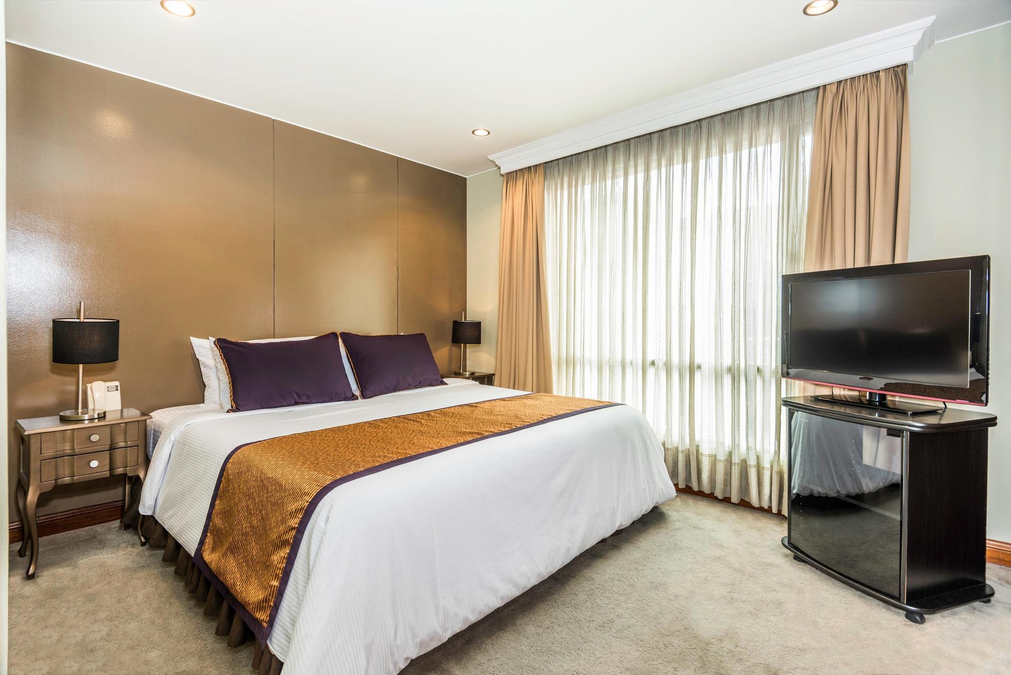 Appart hôtel Lloyds Apartasuites Parque 93 4*